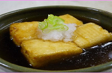 Deep-Fried Tofu with Amber Sauce 揚げ出し豆腐